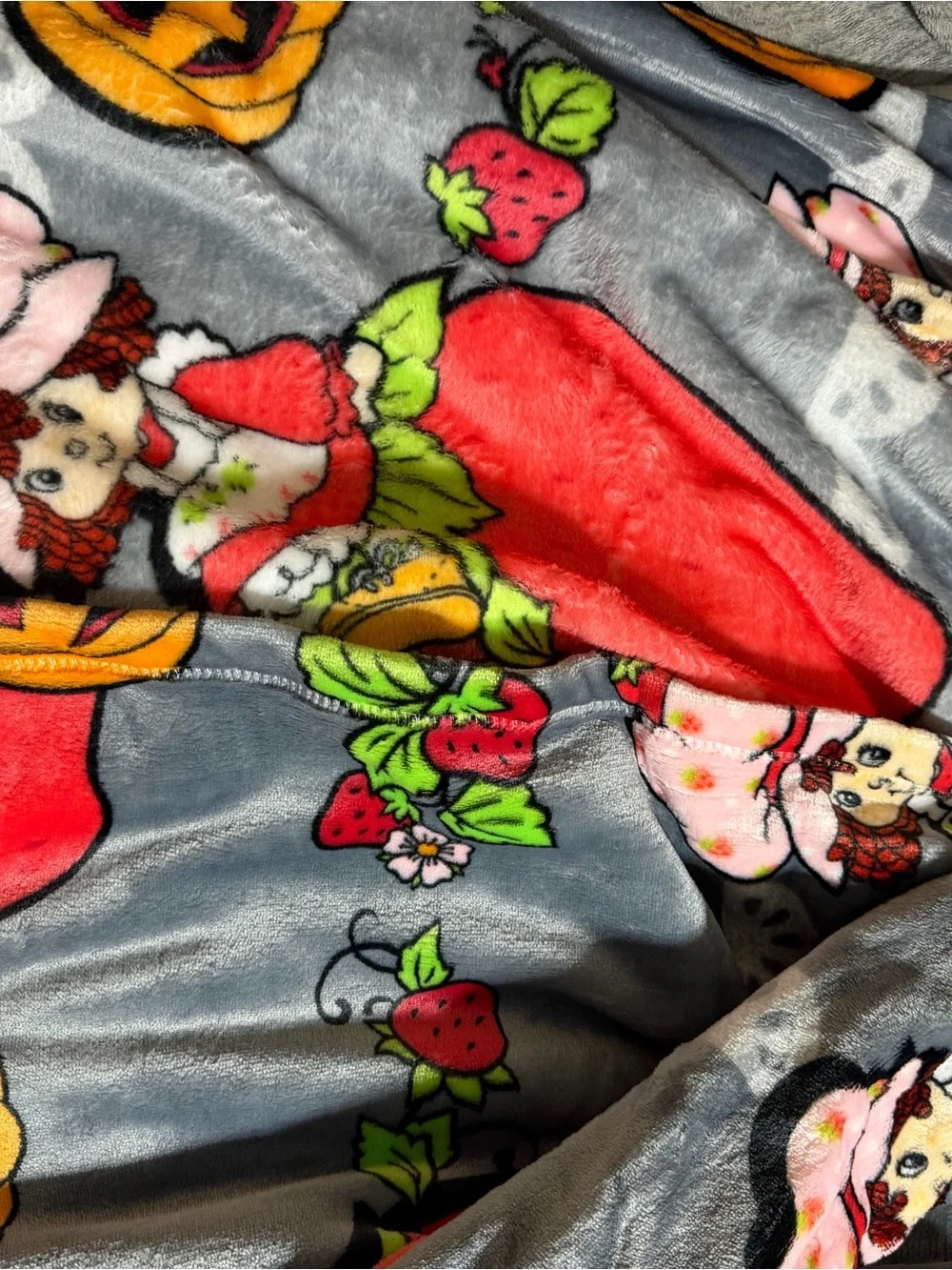 Kids Halloween Strawberry shortcake Character Throw - 50x70